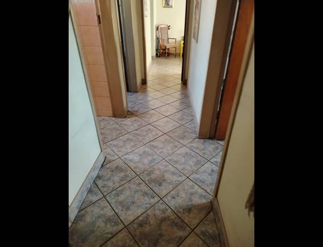 3 BEDROOM FREEHOLD FOR SALE IN BARRY HERTZOG PARK